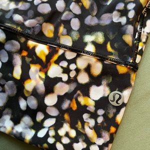 LULULEMON PIVOT TANK. SIZE 6. NWOT NEVER WORN- TOO SMALL AND NEVER RETURNED.